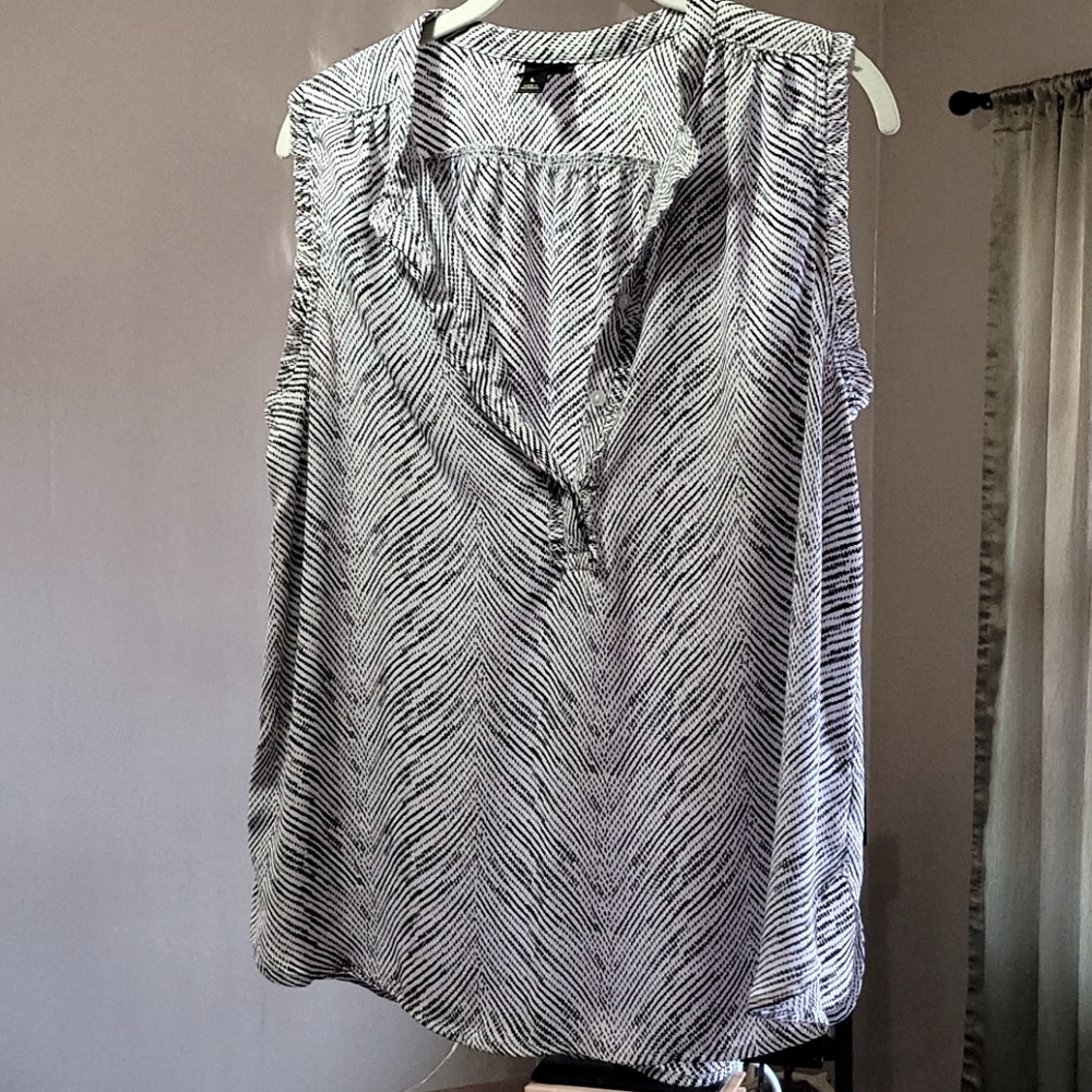 Worthington Sleeveless Dress Shirt